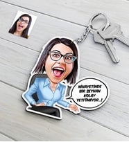 BK Gift Kişiye Özel Bayan Kolay Yetişmiyor Karikatürlü Ahşap Anahtarlık-2 (Beyaz)