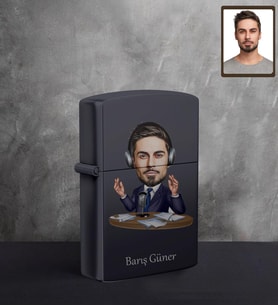 Kişiye Özel Spiker Karikatürlü UV Baskılı Siyah Benzinli Çakmak Bay-1