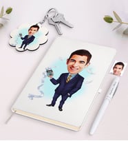 BK Gift Kişiye Özel Erkek Muhasebeci Karikatürlü Beyaz Defter Kalem ve Anahtarlık Hediye Seti (Model 1)