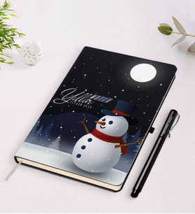 BK Gift Kişiye Özel İsimli Yılbaşı Mutlu Yıllar Siyah Defter ve Kalem Hediye Seti-19 (Model 1)