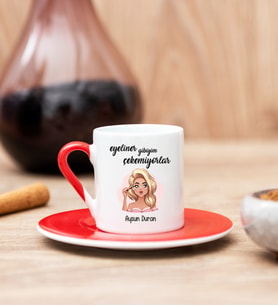 Eyeliner Gibiyim Çekemiyorlar Kırmızı Türk Kahvesi Fincanı