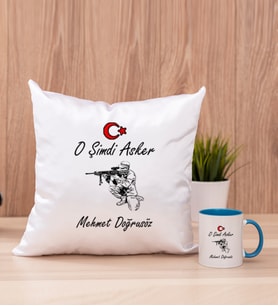 Askere Hediye Kare Yastık ve Mavi Kupa Bardak
