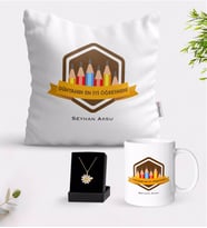 BK Gift Kişiye Özel Dünyanın En İyi Öğretmeni Beyaz Kupa Yastık ve İsimli Papatya Kolye Hediye Seti-21 (Model 1)