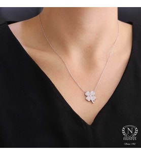 925 Ayar Gümüş Yonca Modeli Kolye