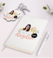 BK Gift Kişiye Özel Fotoğraflı Doğum Günü Beyaz Defter Kalem ve Anahtarlık Hediye Seti-10 (Model 1)