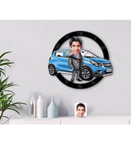 BK Gift Kişiye Özel Plakalı Erkek Opel Mokka Karikatürlü Ahşap Duvar Saati-2 (Beyaz)