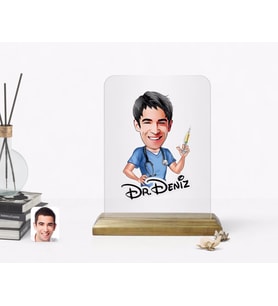 BK Gift Kişiye Özel Erkek Doktor Karikatürlü Ahşap Standlı Çerçeve-3 (Beyaz)