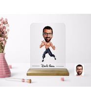 BK Gift Kişiye Özel Bruce Lee Karikatürlü Ahşap Standlı Çerçeve (Beyaz)