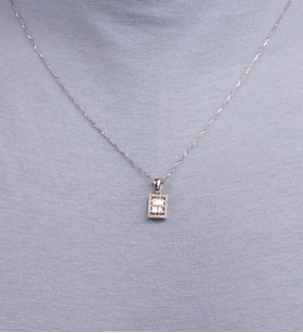Mode Silver Baget taşlı köşeli form gümüş kolye