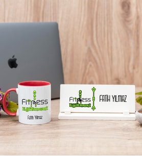 Fitness Eğitmeni Kırmızı Kupa Bardak Ve Masa İsimliği Hediye Seti