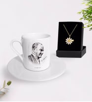 BK Gift Kişiye Özel Atatürk Temalı Türk Kahvesi Fincanı ve İsimli Papatya Kolye Hediye Seti-10 (Model 1)