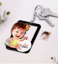 BK Gift Kişiye Özel Bebek Karikatürlü Ahşap Anahtarlık-1 (Beyaz)