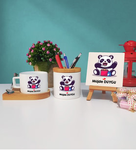 Sevimli Panda Tasarımlı Kişiye Özel Panda Ahşap Altlıklı Fincan Kalemlik ve Dekoratif Taş Baskı Seti