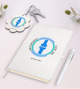 BK Gift Kişiye Özel Ortopedist Beyaz Defter Kalem ve Anahtarlık Hediye Seti-2 (Model 1)