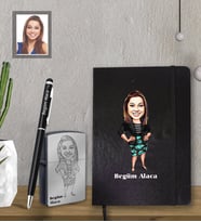 Kişiye Özel Öğretmen Karikatürlü  Siyah Defter Kalem Çakmak Hediye Seti  Bayan-7 (Model 1)