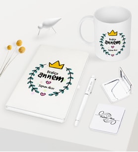 BK Gift Kişiye Özel Kraliçe Annem Beyaz Defter Kalem Kupa Ayna Seti (Model 1)