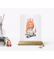 BK Gift Kişiye Özel Hemşire Karikatürlü Ahşap Standlı Çerçeve-1 (Beyaz)