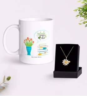 BK Gift Kişiye Özel Öğretmenler Günümüz Kutlu Olsun Beyaz Kupa ve Papatya Kolye Hediye Seti-3 (Model 1)