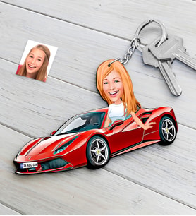 BK Gift Kişiye Özel Bayan Ferrari F12 Figürlü Plakalı Ahşap Karikatür Anahtarlık (Beyaz)