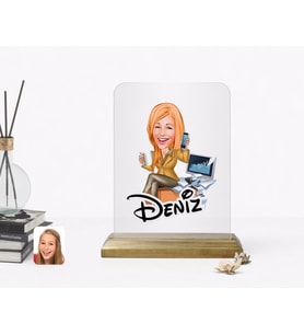 BK Gift Kişiye Özel Kadın Muhasebeci Karikatürlü Ahşap Standlı Çerçeve (Beyaz)