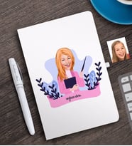 BK Gift Kişiye Özel Bayan Sınıf Öğretmeni Karikatürlü Beyaz Defter ve Kalem Hediye Seti-2