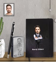Kişiye Özel Öğretmen Karikatürlü  Siyah Defter Kalem Çakmak Hediye Seti  Bay-12 (Model 1)