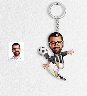 BK Gift Kişiye Özel Futbolcu Siyah Beyaz Karikatür Anahtarlık  1