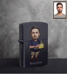 Kişiye Özel Patron Karikatürlü UV Baskılı Siyah Benzinli Çakmak Bay-17