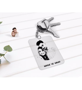 BK Gift Kişiye Özel Sevgililer Silüet Tasarımlı Şeffaf Pleksi Anahtarlık-1 (Beyaz)