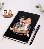 BK Gift Kişiye Özel Yılın En Mükemmel Çifti Karikatürlü Siyah Defter ve Kalem Hediye Seti-71