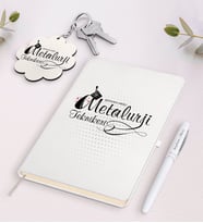 BK Gift Kişiye Özel Metalurji Teknikeri Beyaz Defter Kalem ve Anahtarlık Hediye Seti (Model 1)