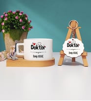 Doktor Hediye Ahşap Altlıklı Fincan ve Anahtarlık Hediye Seti