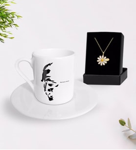 BK Gift Kişiye Özel Atatürk Temalı Türk Kahvesi Fincanı ve İsimli Papatya Kolye Hediye Seti-7 (Model 1)