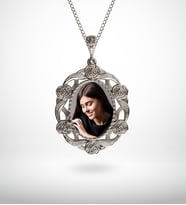 BK Gift Kişiye Özel Fotoğraflı Otantik Gümüş Yaldız Kolye Model 8