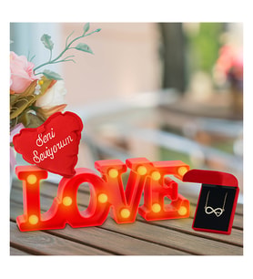 Love Yazılı Led Aksesuar Kalpli Yastık Kolye Hediye Set