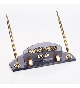 Arona Ofis Masa İsimliği, Oval Kesim Kabartma Yazılı Kalemli Saatli Masa İsimlik