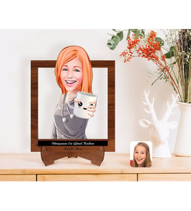 BK Gift Kişiye Özel Kadınlar Günü Dünyanın En Güzel Kadını Karikatürlü Ahşap Standlı 3D Biblo-11 (Beyaz)