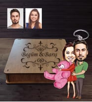 Kişiye Özel Sevgili Karikatürlü  Ahşap Anahtarlık Kutulu Model 8