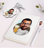 BK Gift Kişiye Özel Erkek Şerefe Karikatürlü Beyaz Defter Kalem ve Anahtarlık Hediye Seti (Model 1)