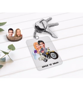 BK Gift Kişiye Özel Sevgililer Günü Evleniyoruz Karikatürlü Şeffaf Pleksi Anahtarlık-8 (Beyaz)