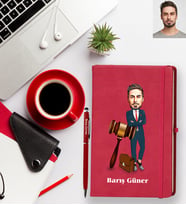 Kişiye Özel Avukat Karikatürlü Kırmızı Defter Kalem Hediye Seti Bay-4