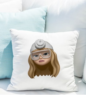 Emoji Kız Stiker Yastığı