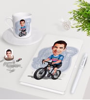 BK Gift Kişiye Özel Erkek Bisiklet Sürücüsü Karikatürlü Beyaz Defter Kalem Türk Kahvesi Fincanı Seti-1 (Model 1)