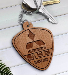 BK Gift Kişiye Özel İsimli Plakalı Mitsubishi Ahşap Anahtarlık-1 (Beyaz)