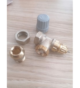 DANFOSS 1/2" Köşe Termostatik Radyatör Vana Gövdesi - 013G0003 RA-FN 15
