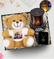 Kişiye Özel Fotoğraf Baskılı Tatlı Peluş Ayıcık & Kar Tanesi Kolye & Star Master Yıldız Yansımalı Gece Lambası Hediye Seti