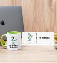 Trust Me Doktor Yeşil Kupa Bardak Ve Masa İsimliği Hediye Seti