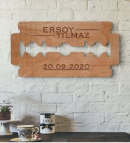 BK Gift Kişiye Özel İsimli Jilet Figürlü Ahşap Kapı & Duvar Objesi-1 (Beyaz)
