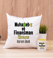 Muhasebe ve Finansman Öğretmeni Kare Yastık ve Sarı Kupa Bardak