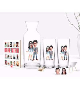 BK Gift Kişiye Özel Renkli Baskılı Sevgililer Karikatürlü İkili Rakı Bardağı Karaf ve Cep Kitabı Hediye Seti-81 (Model 1)